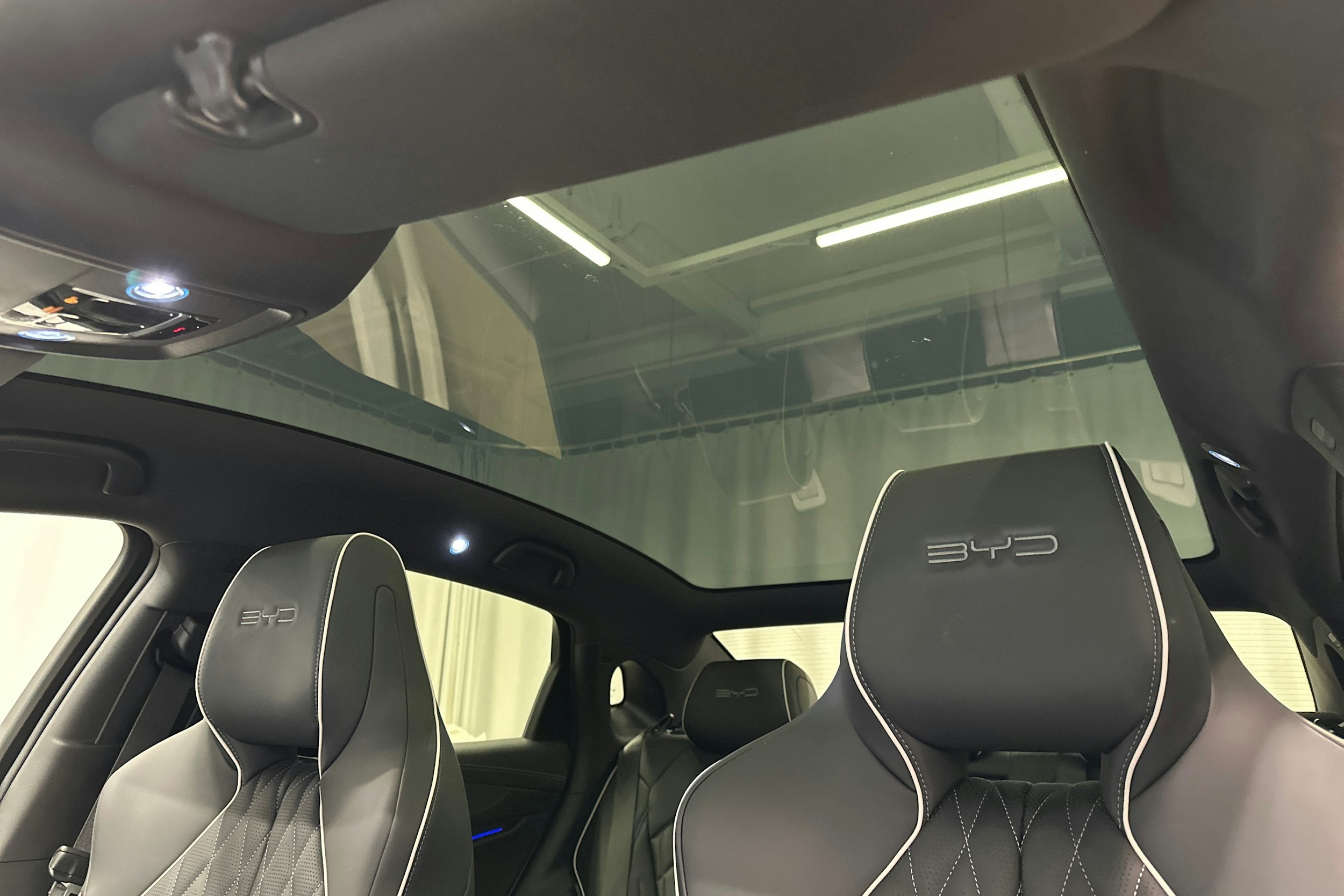 valkoinen BYD Seal 2023 kuva 36.