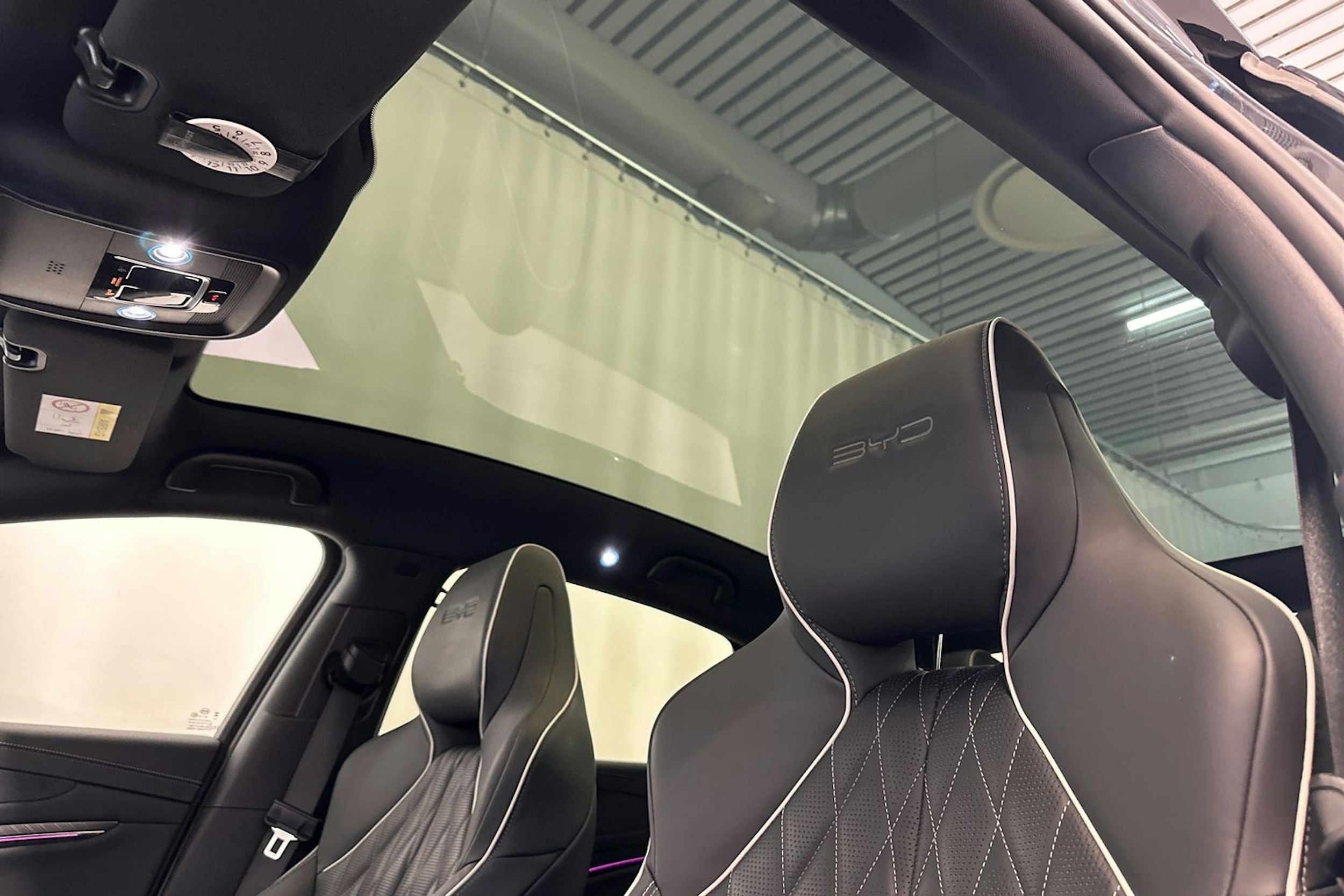 musta BYD Seal 2024 kuva 22.