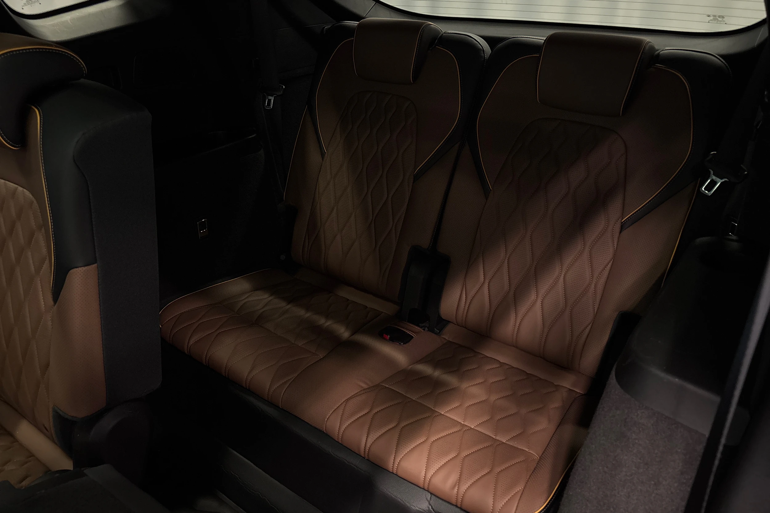 harmaa BYD Tang 2022 kuva 14.