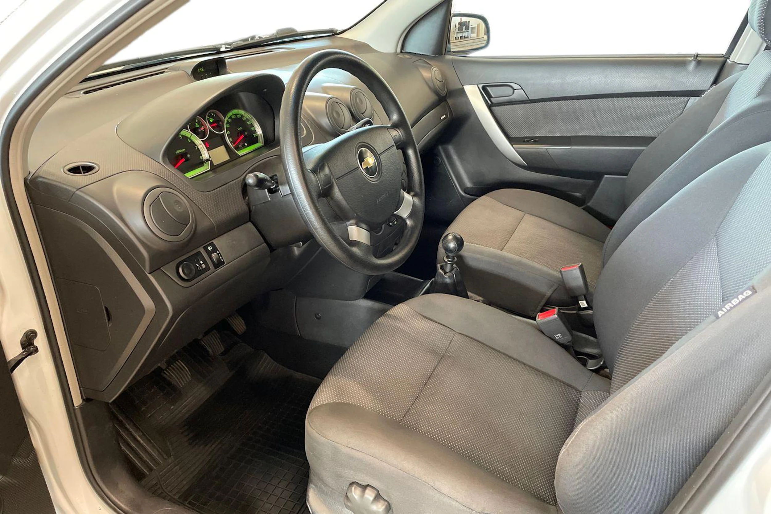 valkoinen Chevrolet Aveo 2011 kuva 6.