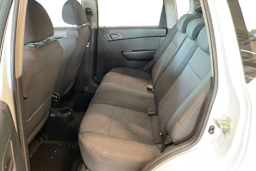 valkoinen Chevrolet Aveo 2011 kuva 8.