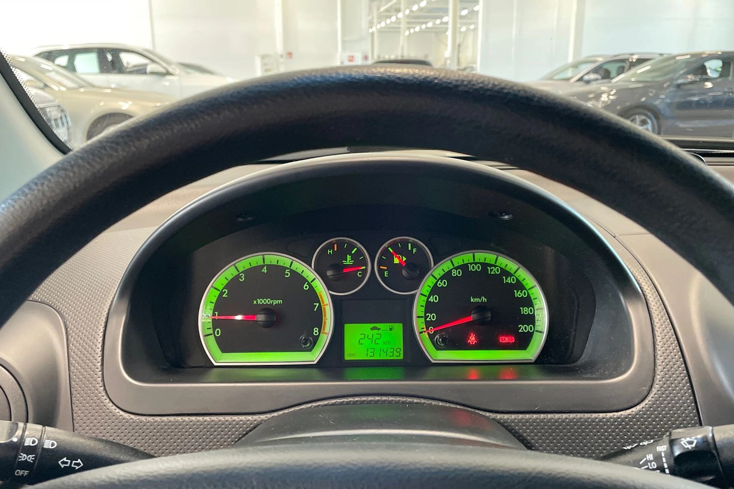 valkoinen Chevrolet Aveo 2011 kuva 13.