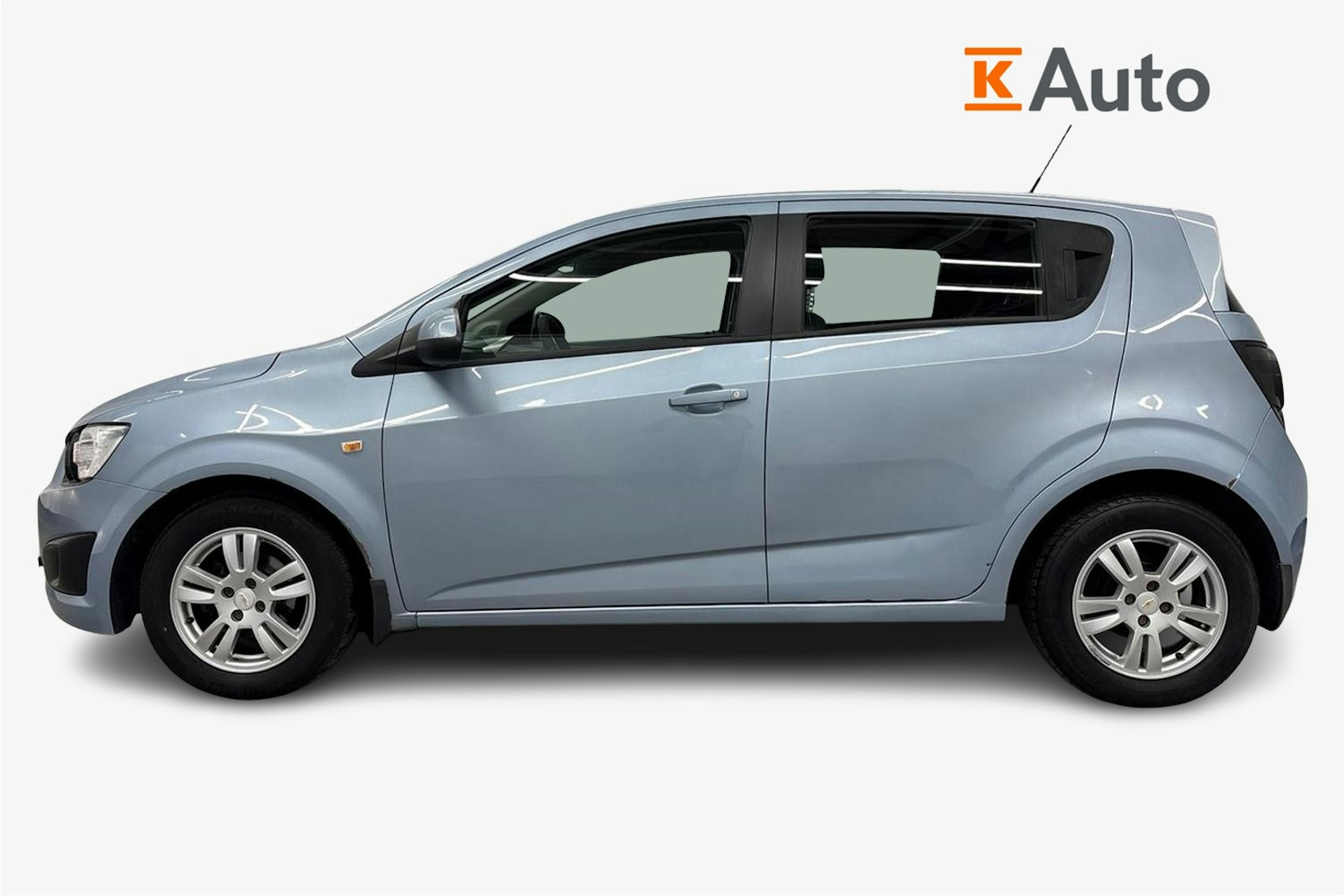 harmaa Chevrolet Aveo 2013 kuva 6.