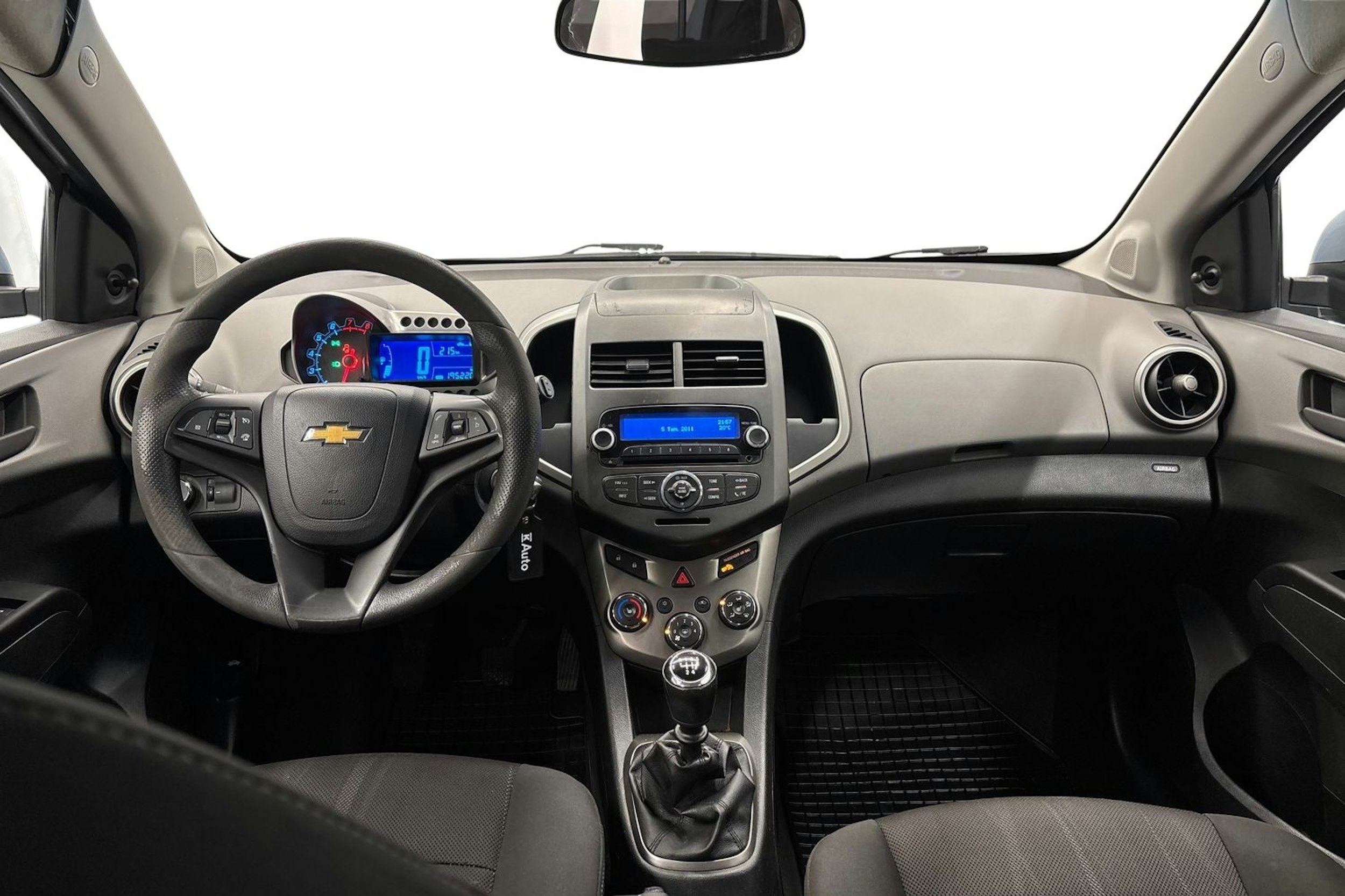 harmaa Chevrolet Aveo 2013 kuva 9.