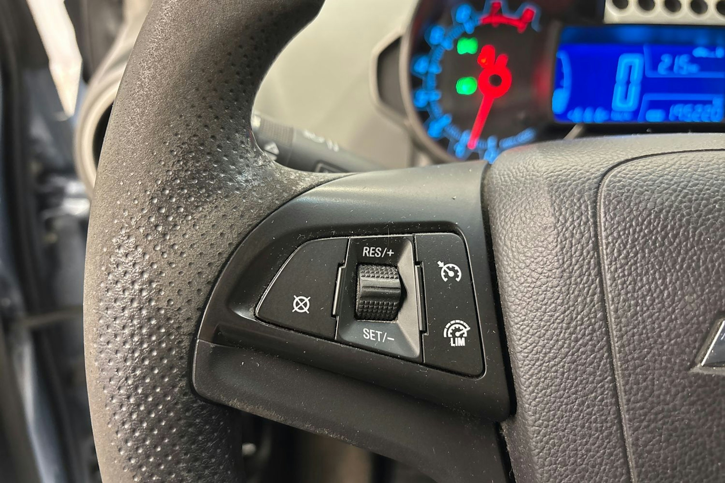harmaa Chevrolet Aveo 2013 kuva 17.