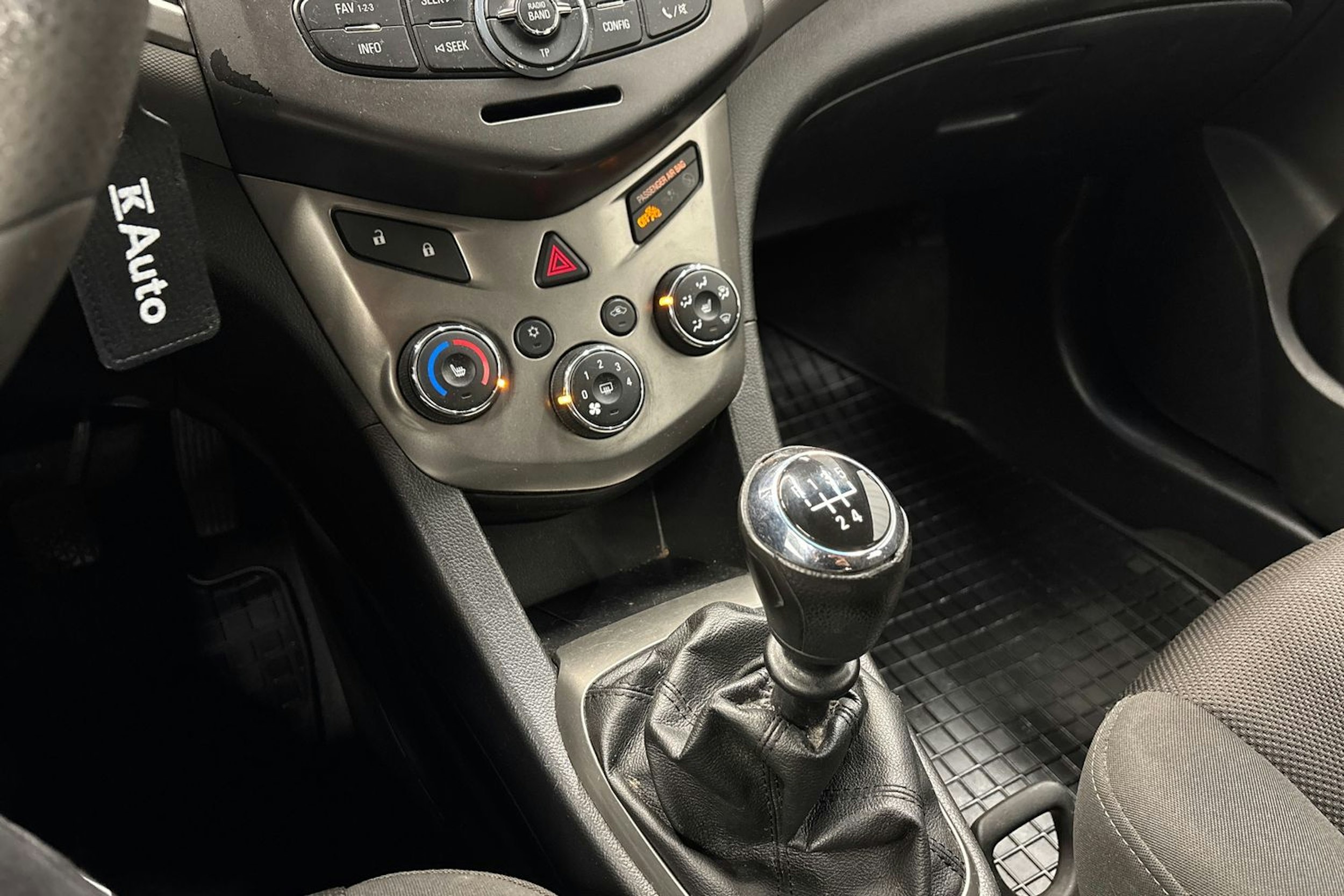 harmaa Chevrolet Aveo 2013 kuva 21.