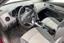 punainen Chevrolet Cruze 2010 kuva 3.