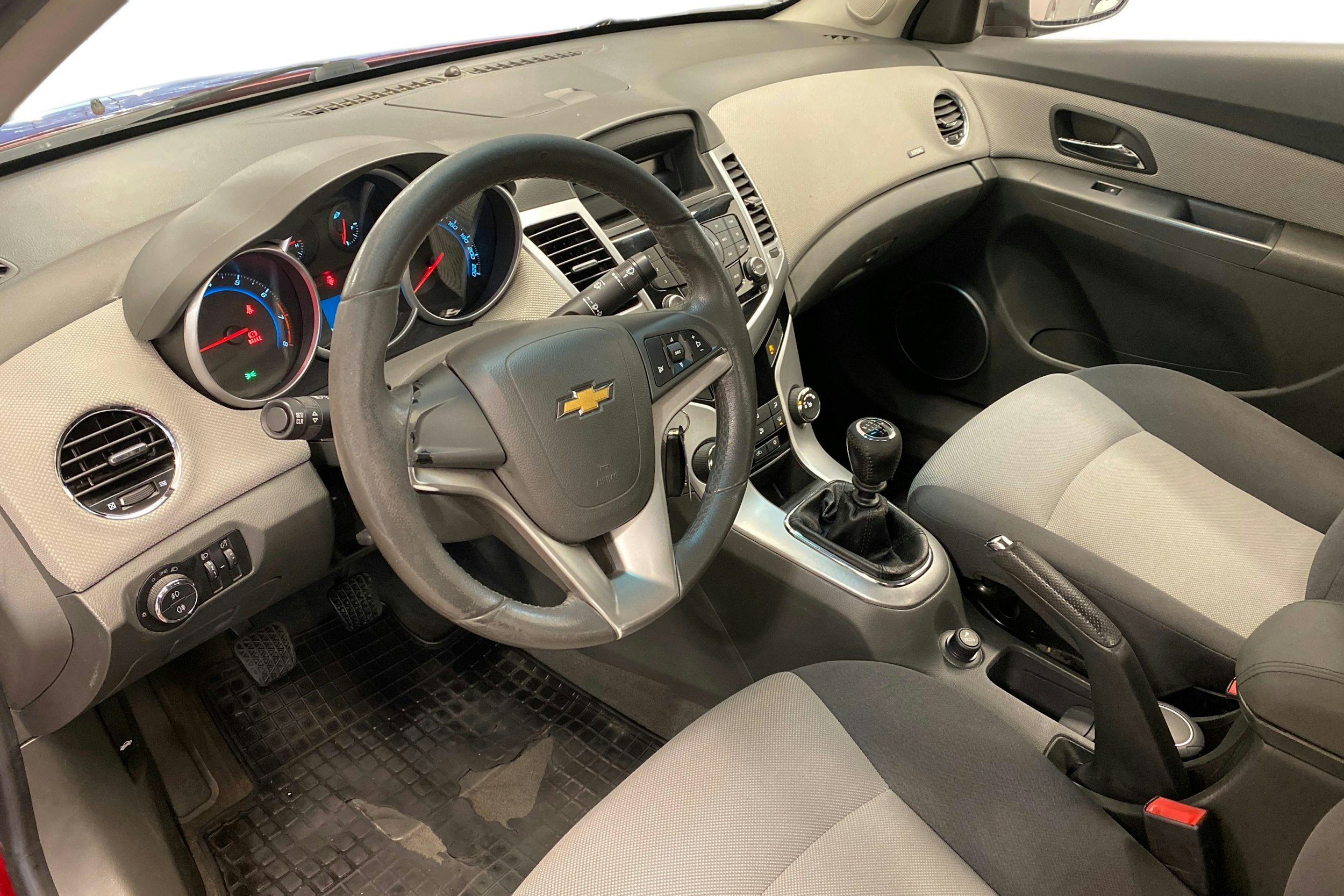 punainen Chevrolet Cruze 2010 kuva 7.