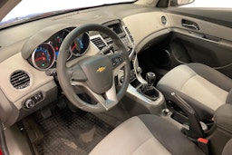 punainen Chevrolet Cruze 2010 kuva 7.