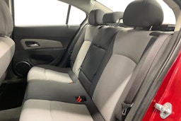 punainen Chevrolet Cruze 2010 kuva 10.