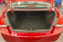 punainen Chevrolet Cruze 2010 kuva 16.