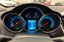 harmaa Chevrolet Cruze 2013 kuva 18.