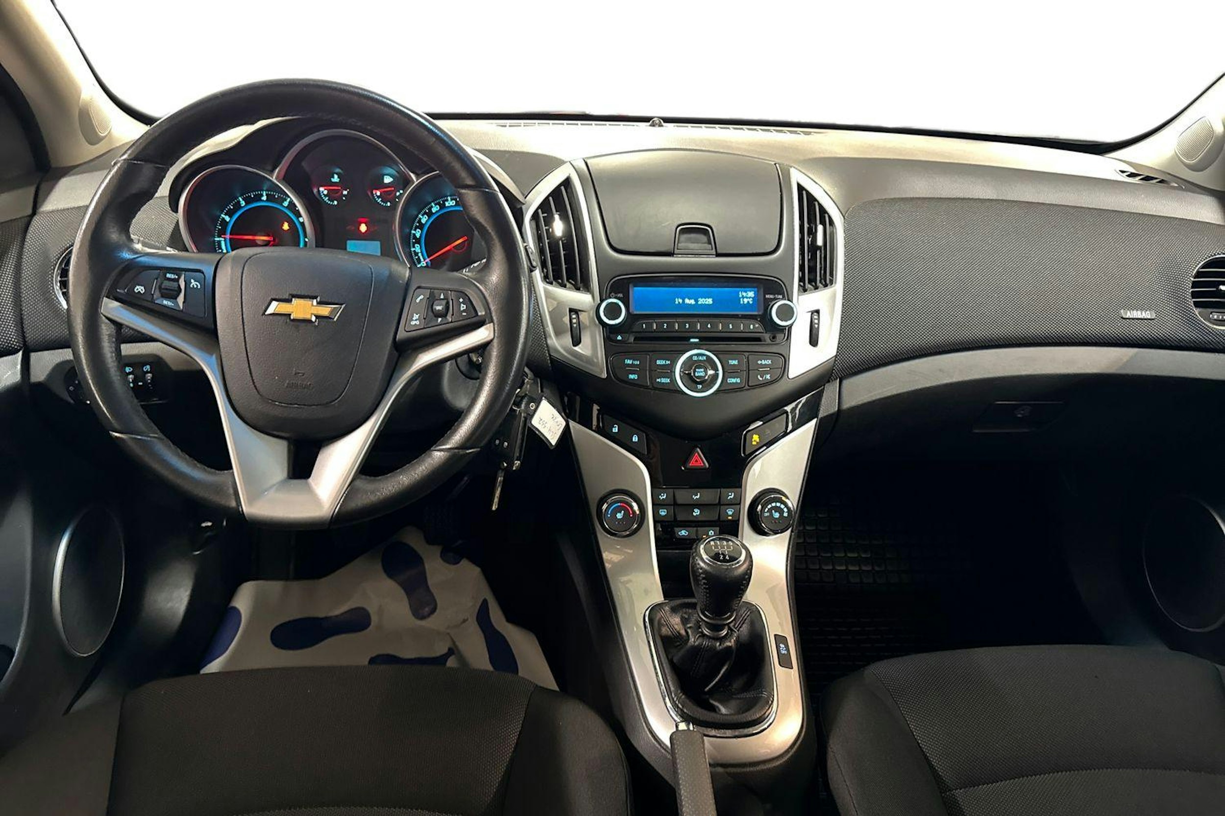 hopea Chevrolet Cruze 2013 kuva 9.
