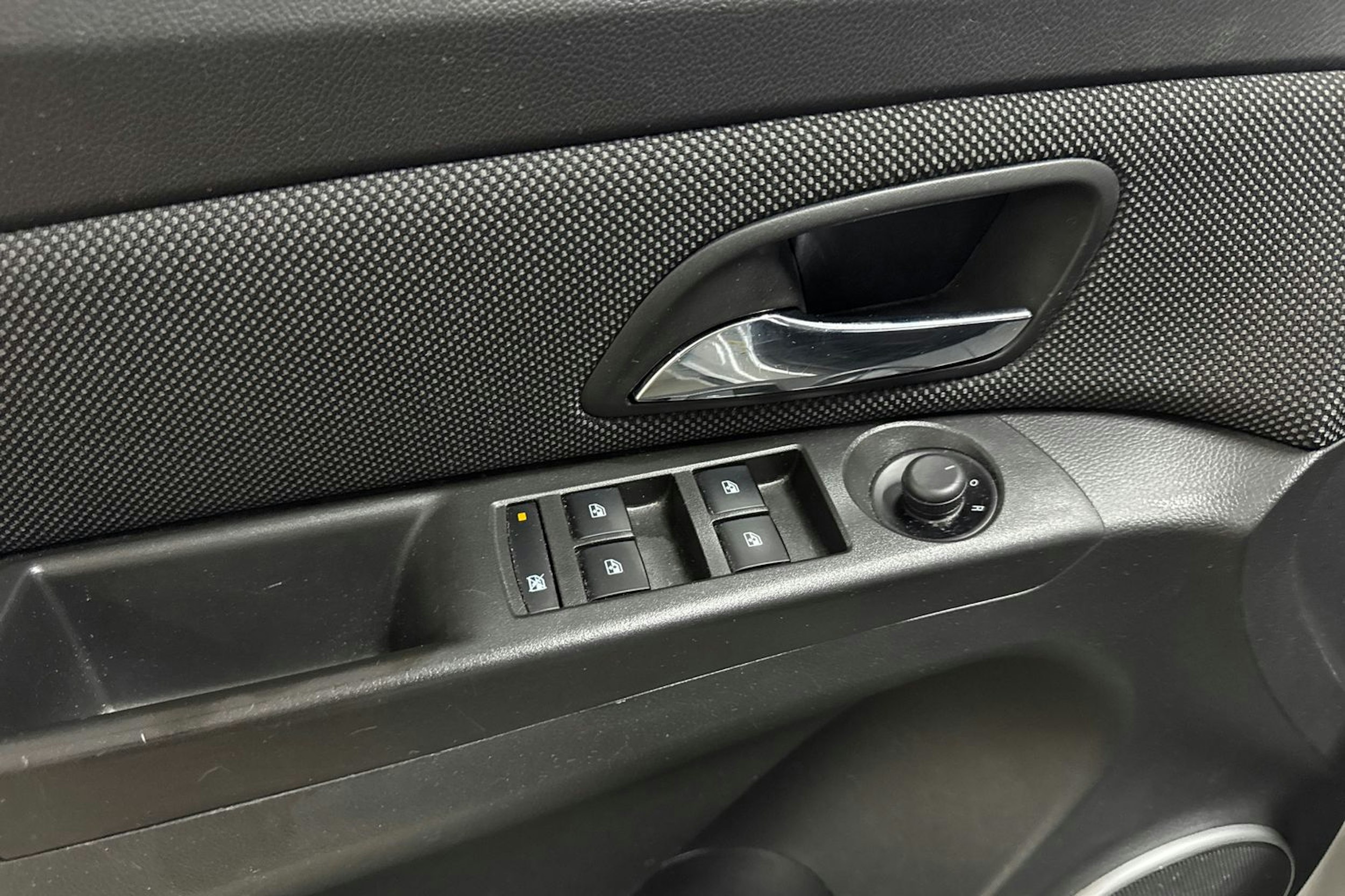 hopea Chevrolet Cruze 2013 kuva 17.