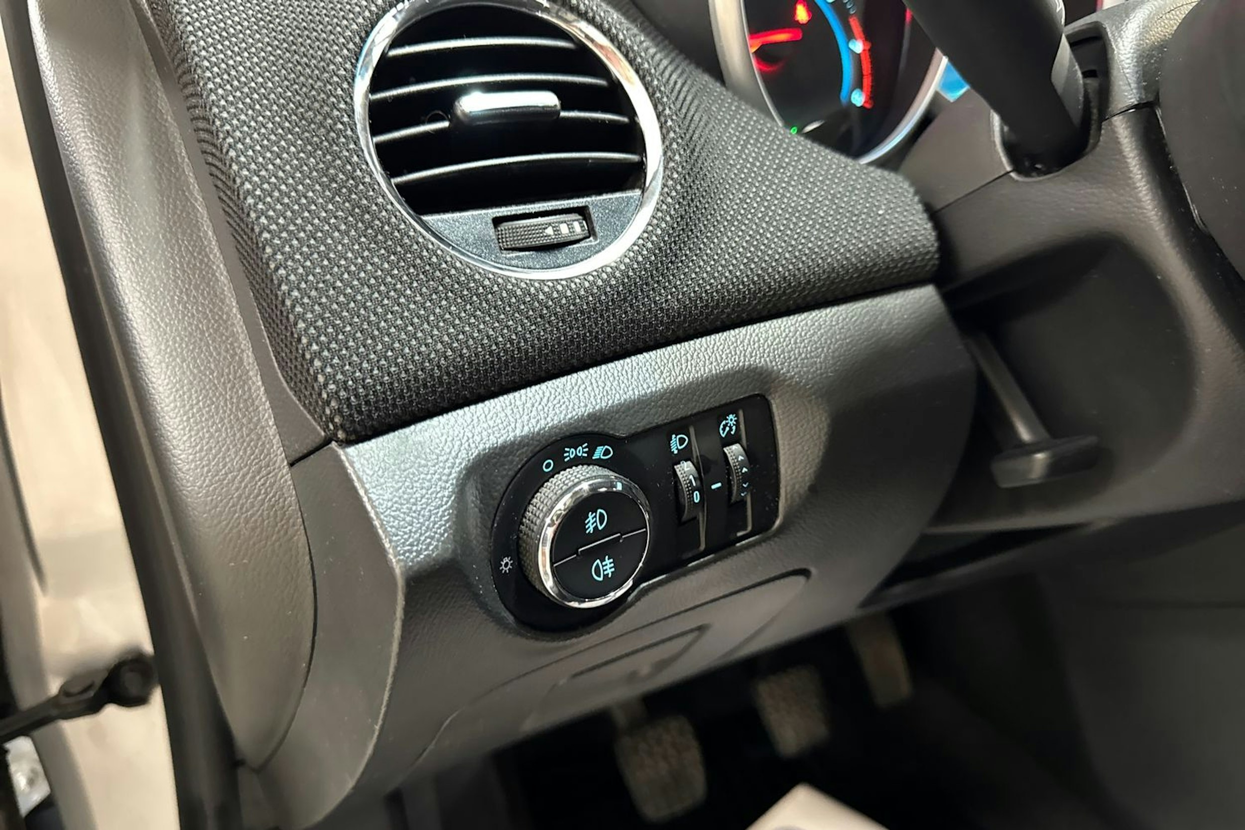 hopea Chevrolet Cruze 2013 kuva 18.