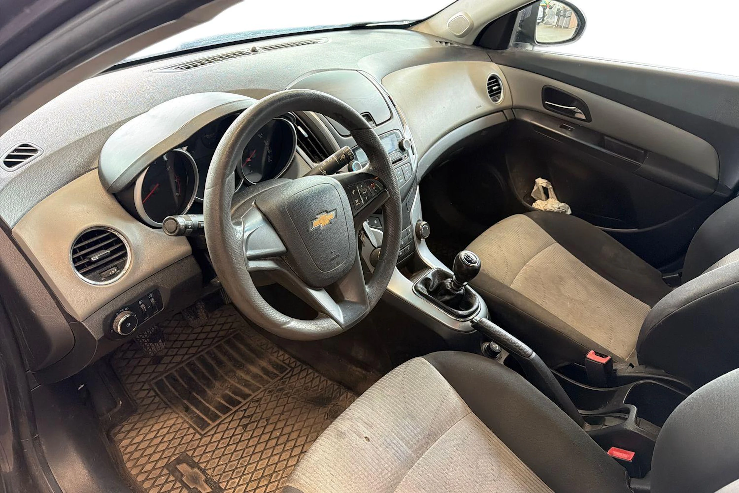 harmaa Chevrolet Cruze 2013 kuva 8.