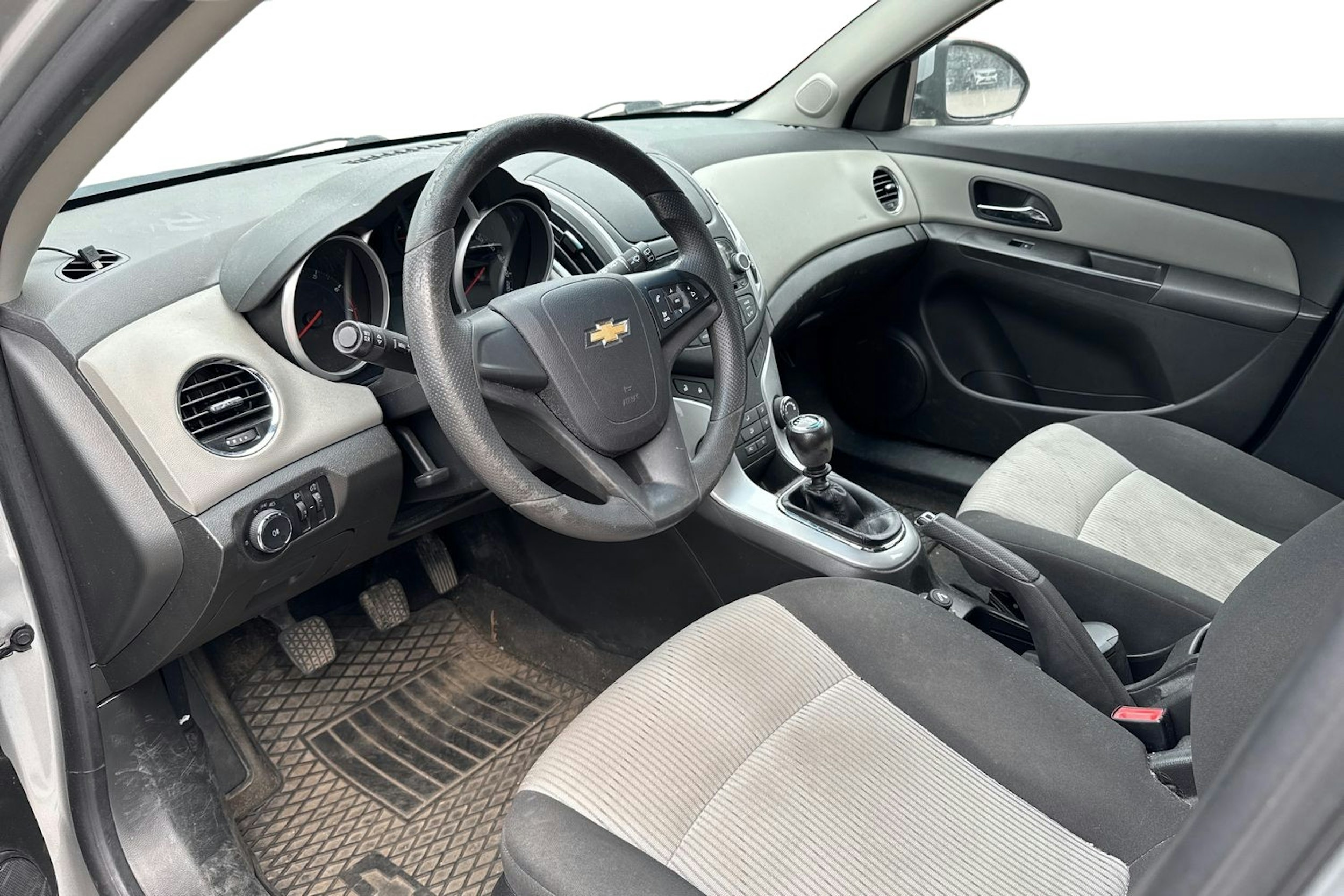 hopea Chevrolet Cruze 2014 kuva 3.