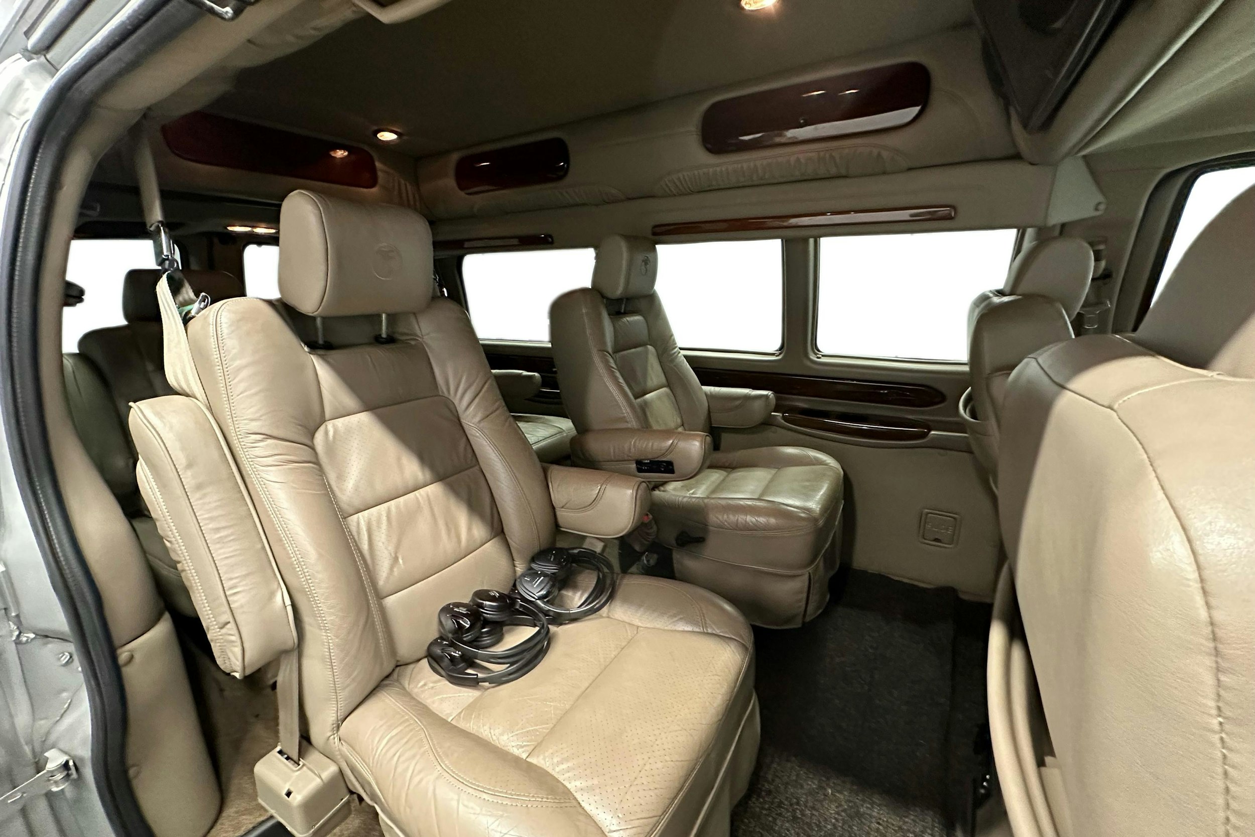 harmaa Chevrolet Express 2500 2012 kuva 39.