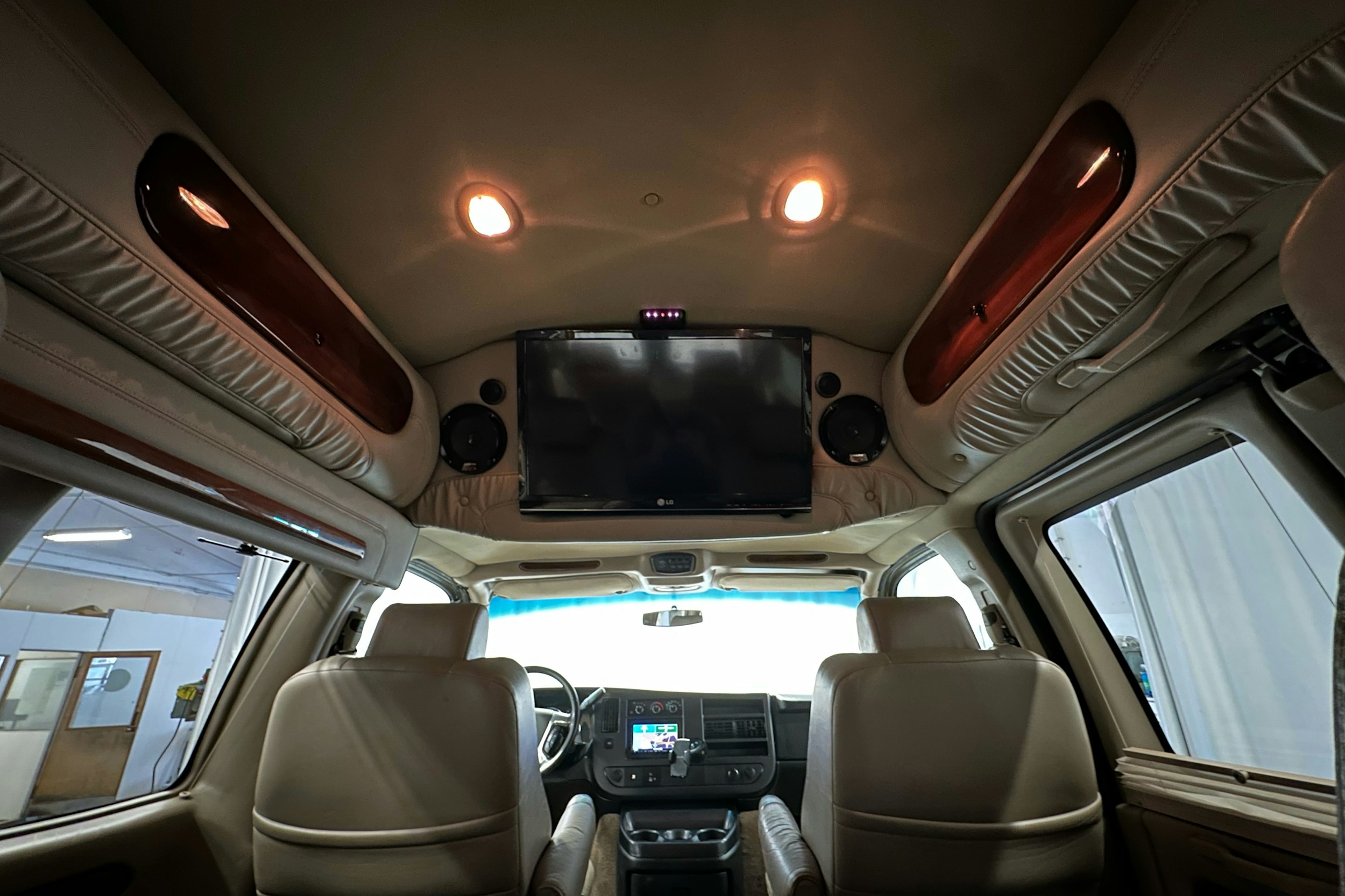harmaa Chevrolet Express 2500 2012 kuva 53.