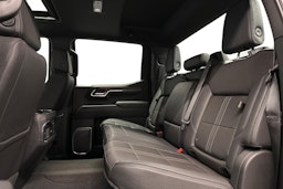 musta Chevrolet Silverado 2024 kuva 10.