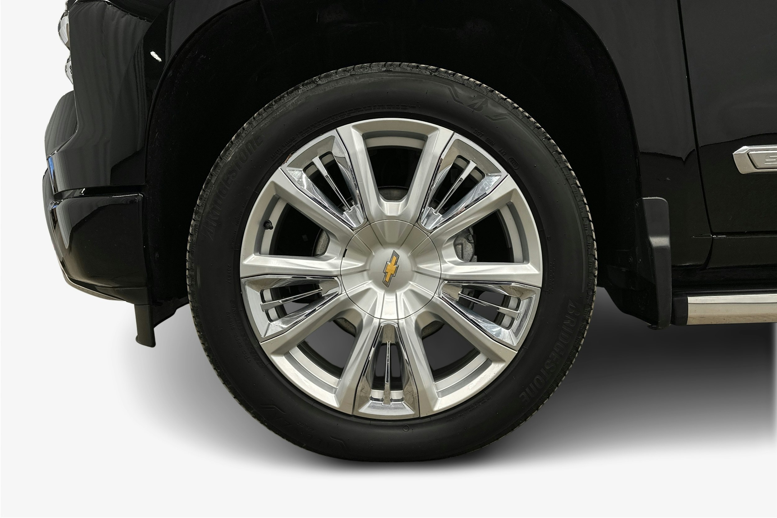 musta Chevrolet Silverado 2024 kuva 11.