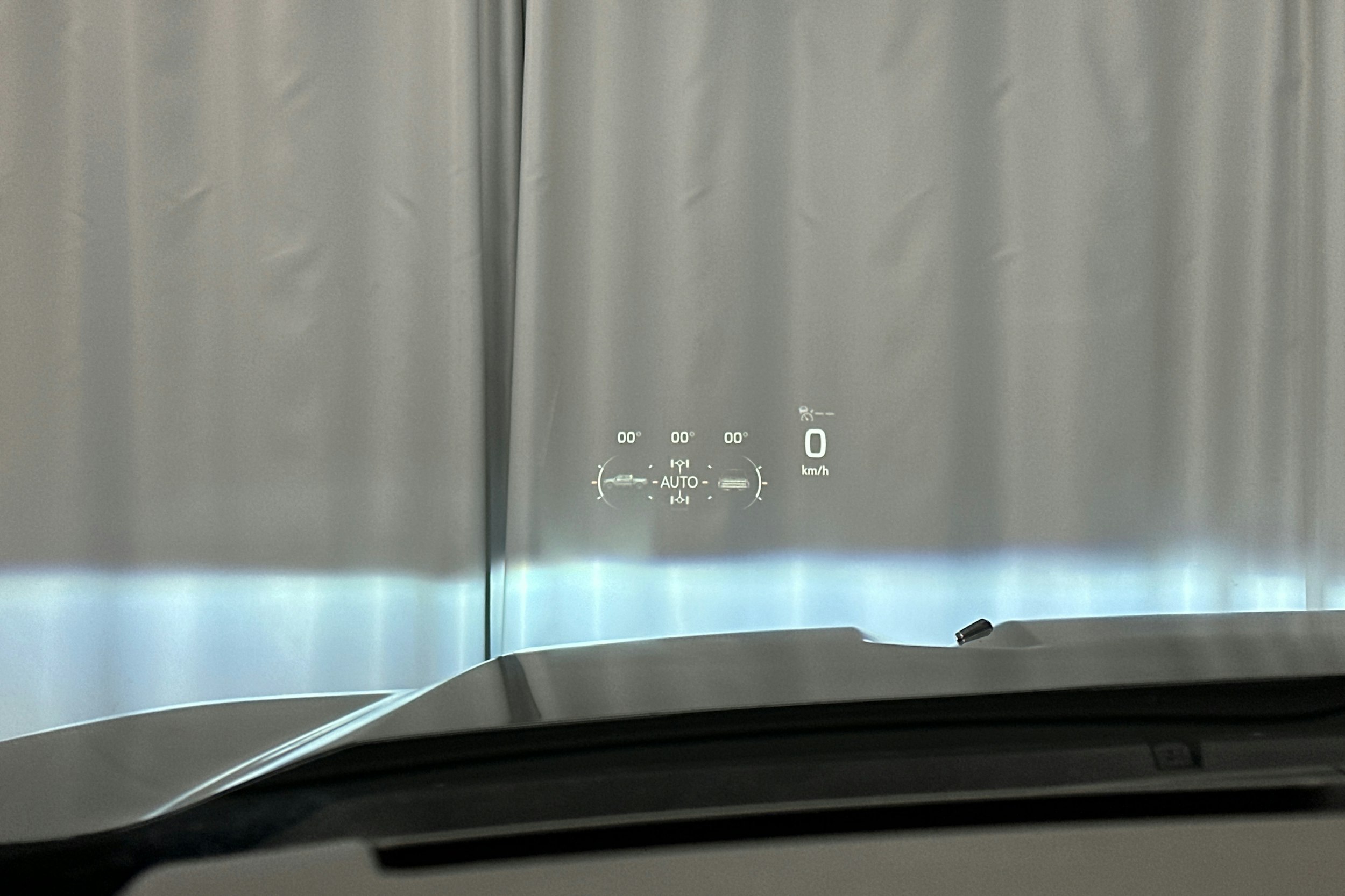 musta Chevrolet Silverado 2024 kuva 18.