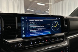 musta Chevrolet Silverado 2024 kuva 20.