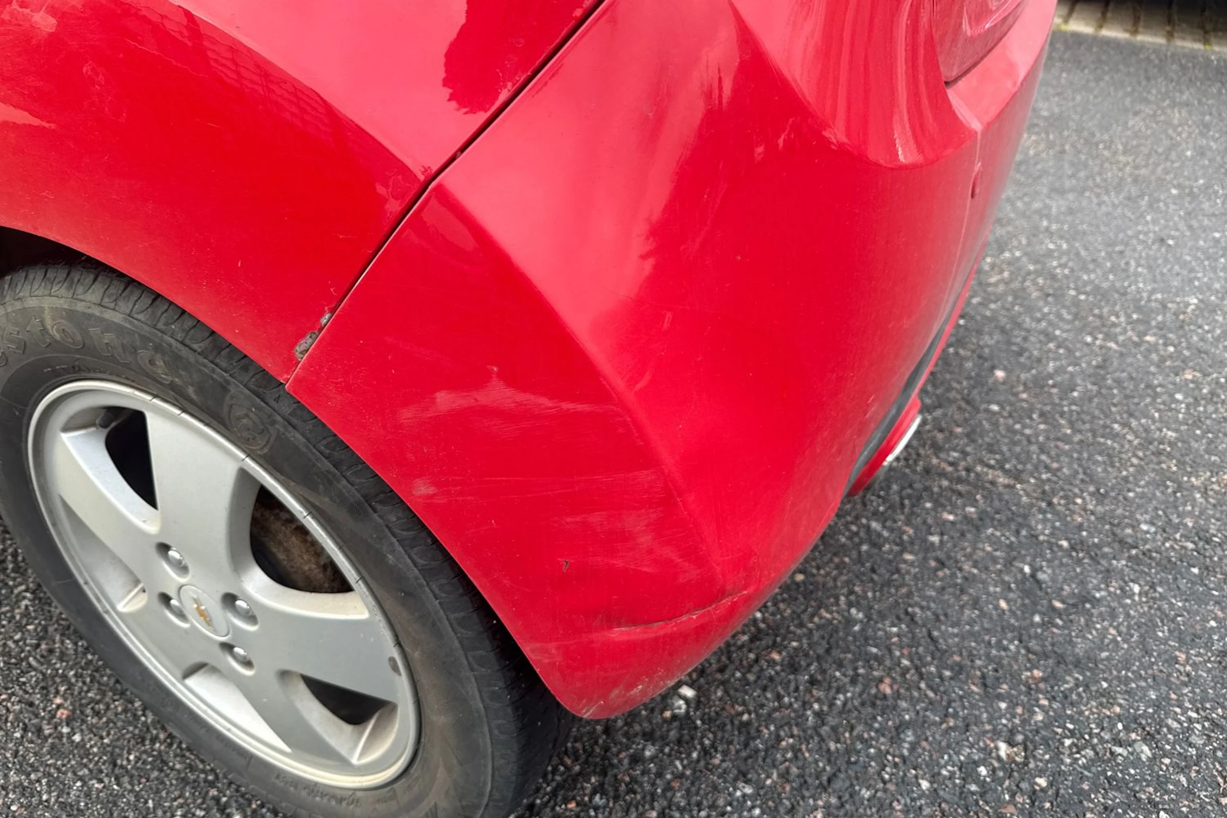 punainen Chevrolet Spark 2011 kuva 11.