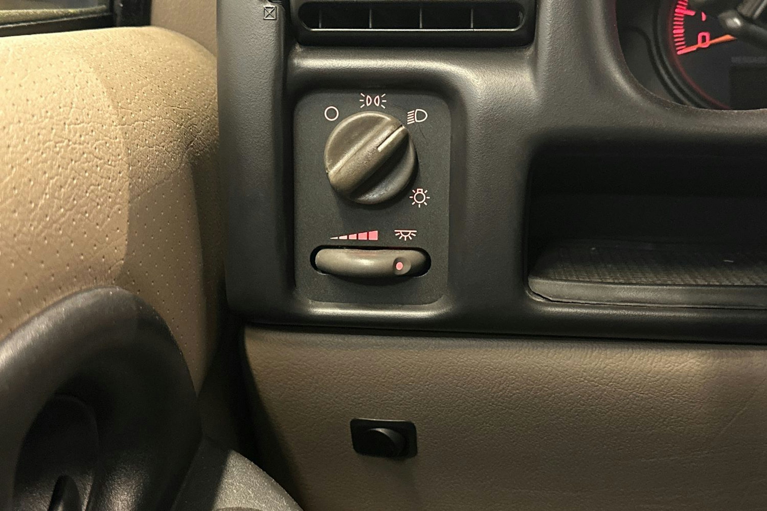 sininen Chevrolet Trans Sport 2003 kuva 12.