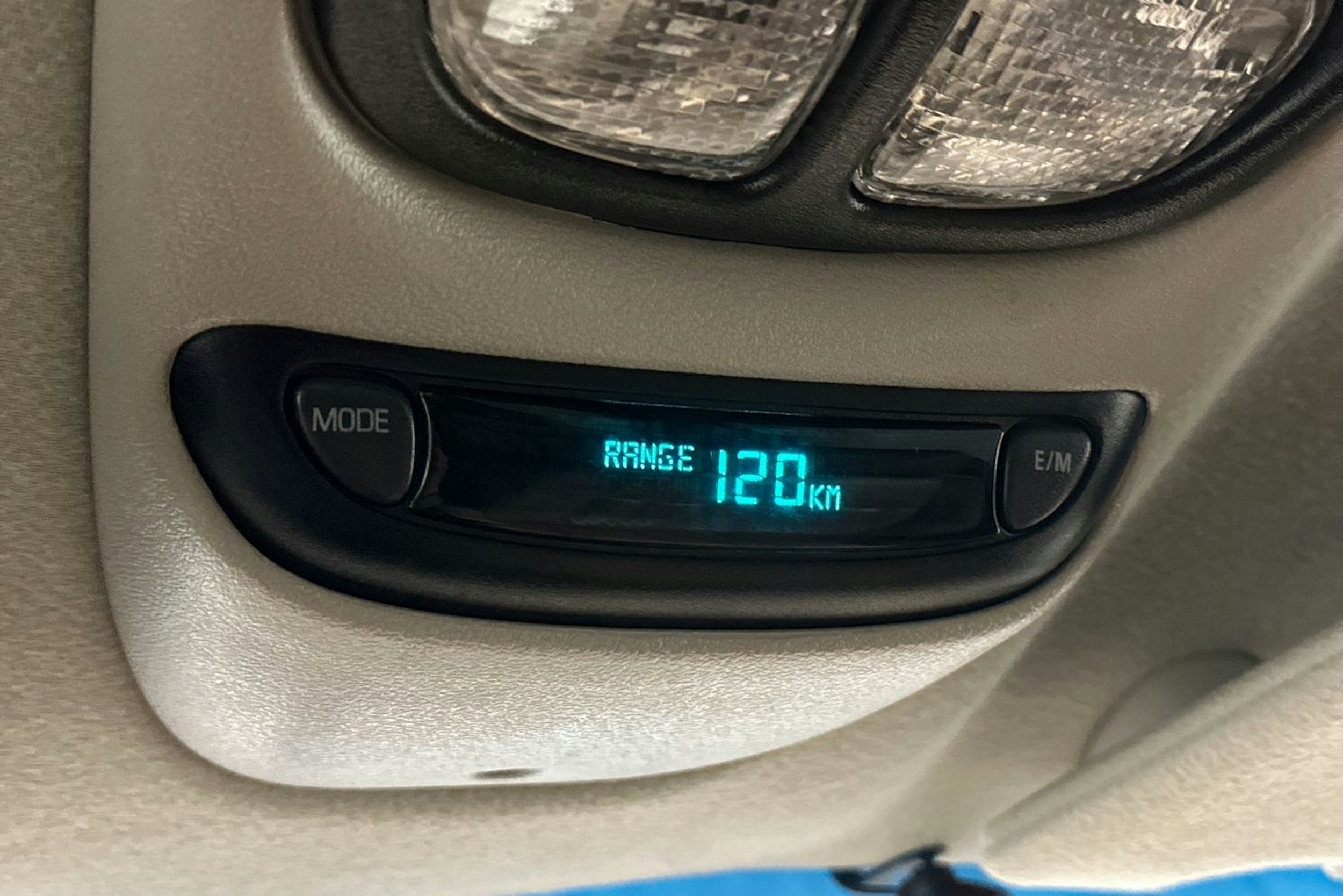 sininen Chevrolet Trans Sport 2003 kuva 16.