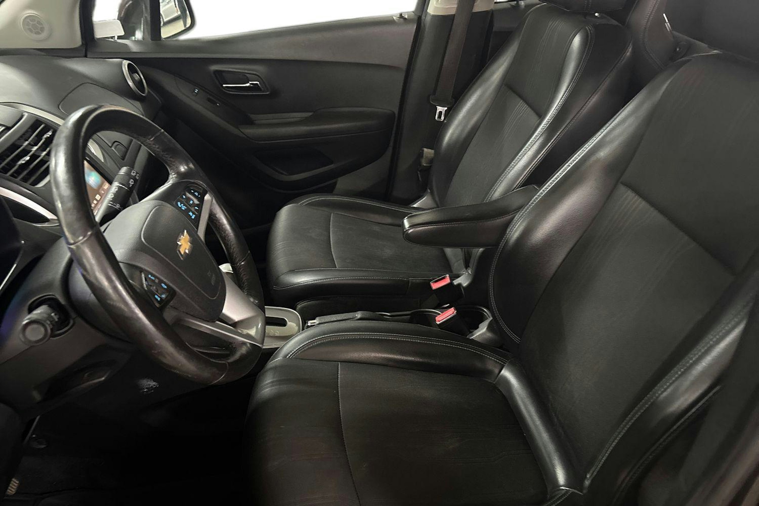 Ruskea (beige) Chevrolet Trax 2014 kuva 8.