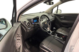 Valkoinen Chevrolet Trax 2014 kuva 6.