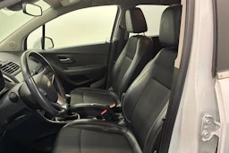 Valkoinen Chevrolet Trax 2014 kuva 12.