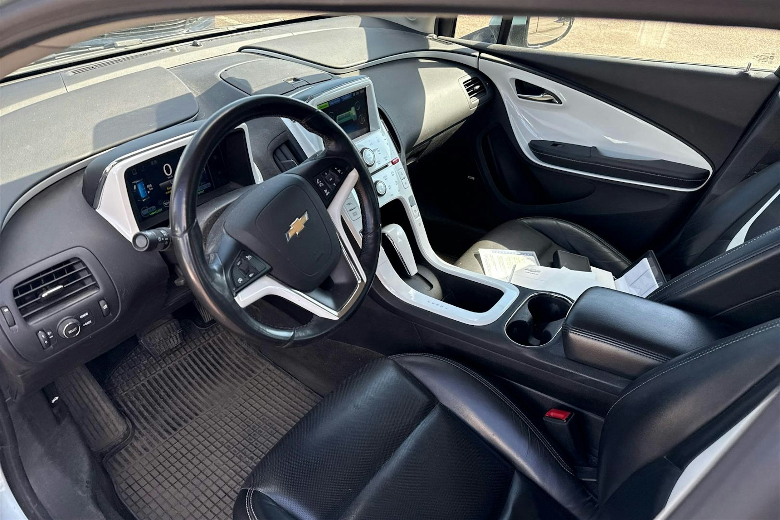 vihreä Chevrolet Volt 2013 kuva 6.