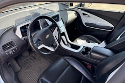 vihreä Chevrolet Volt 2013 kuva 6.