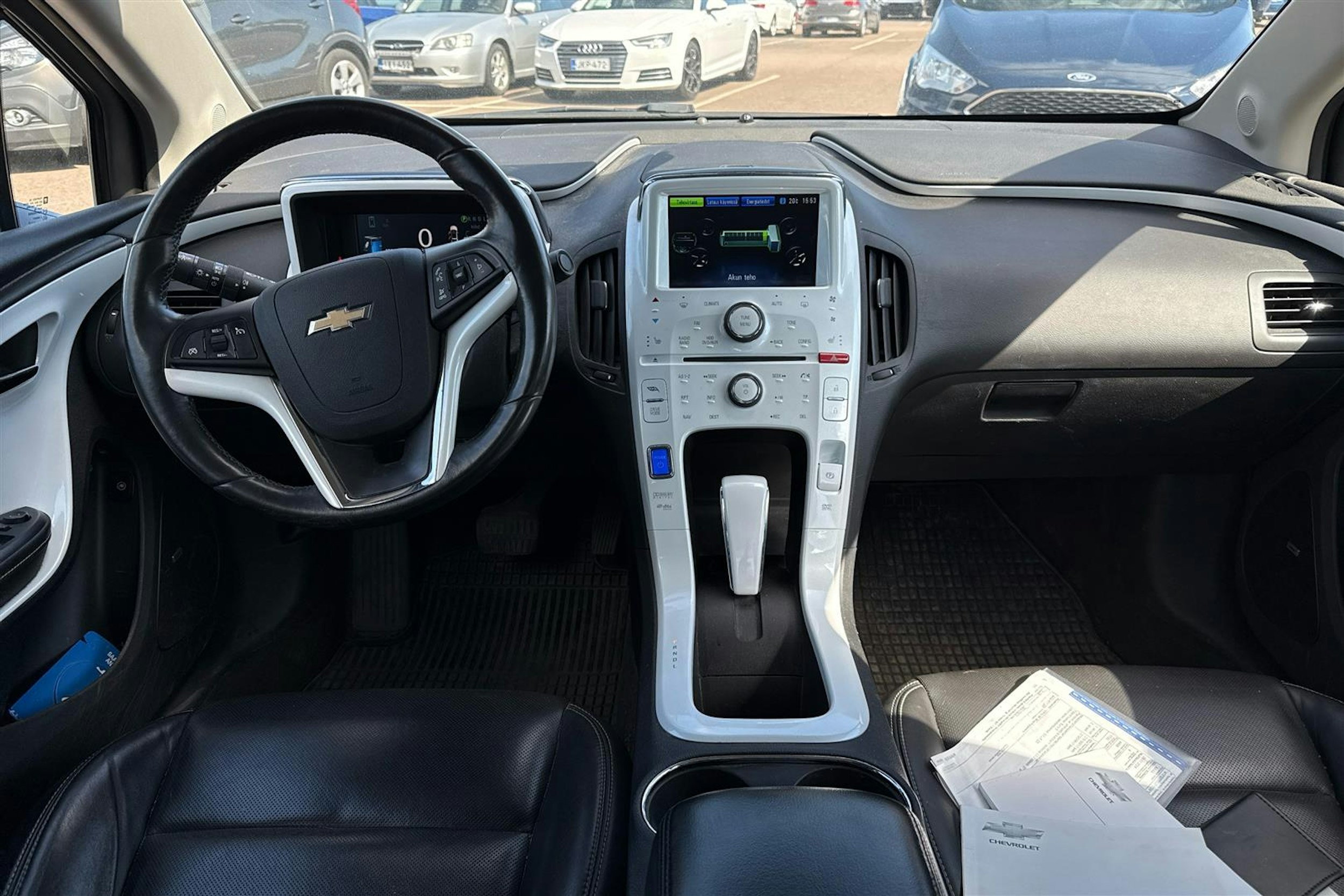 vihreä Chevrolet Volt 2013 kuva 7.