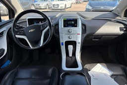 vihreä Chevrolet Volt 2013 kuva 7.