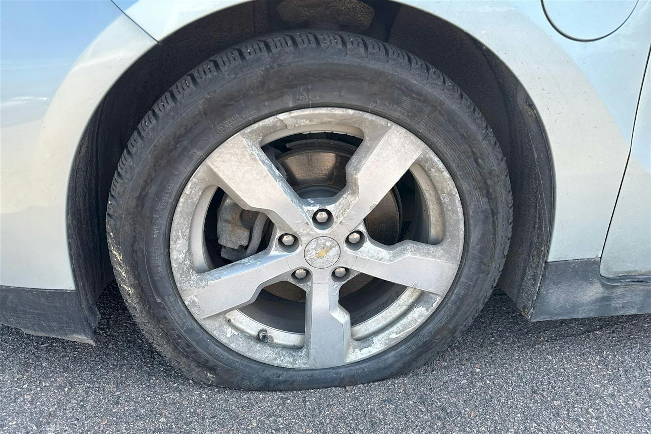 vihreä Chevrolet Volt 2013 kuva 9.