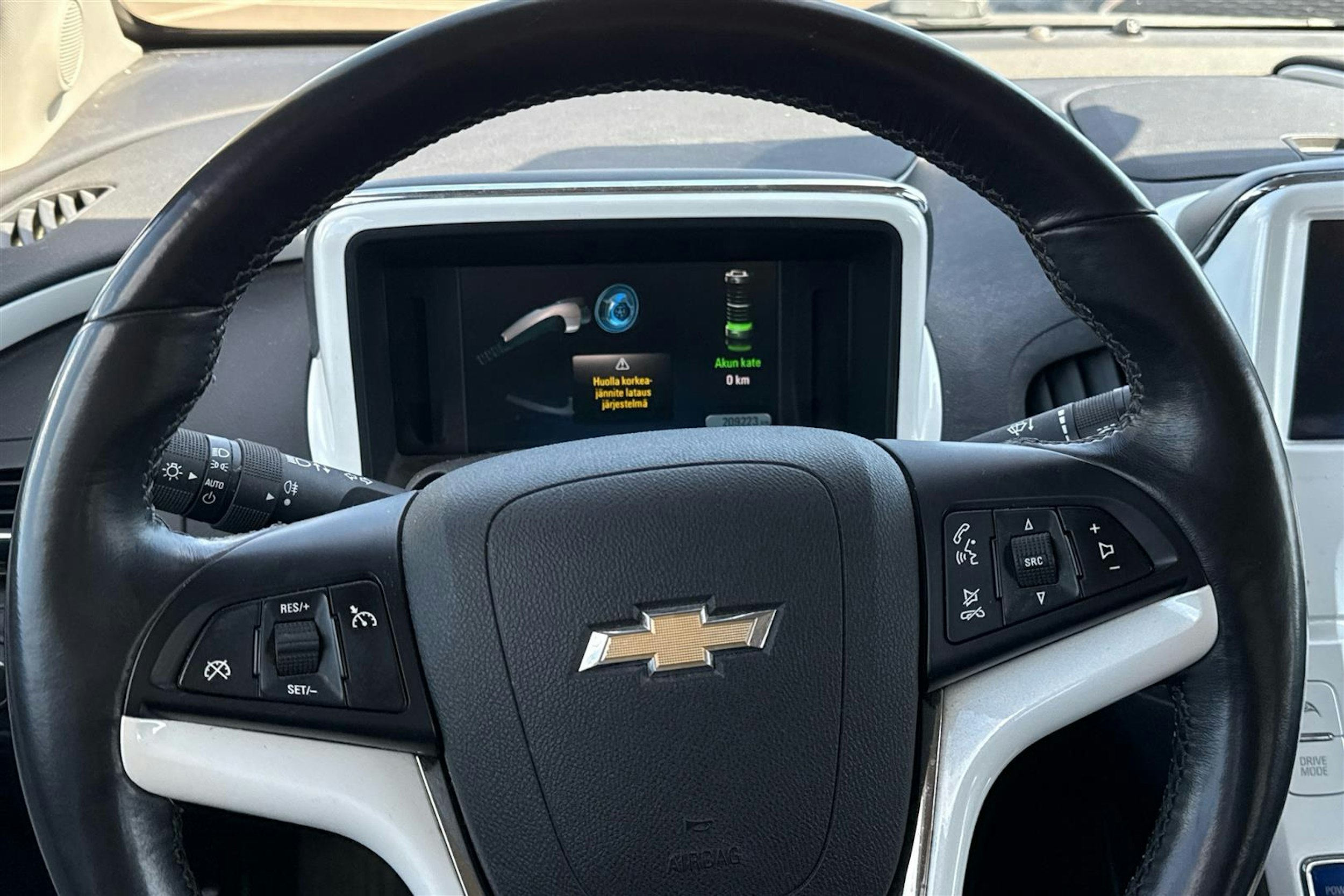 vihreä Chevrolet Volt 2013 kuva 11.