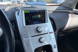 vihreä Chevrolet Volt 2013 kuva 13.