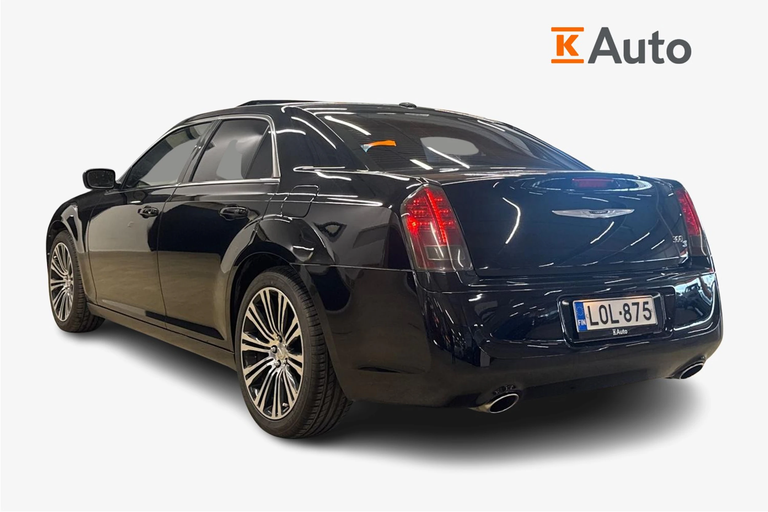musta Chrysler 300 2012 kuva 2.