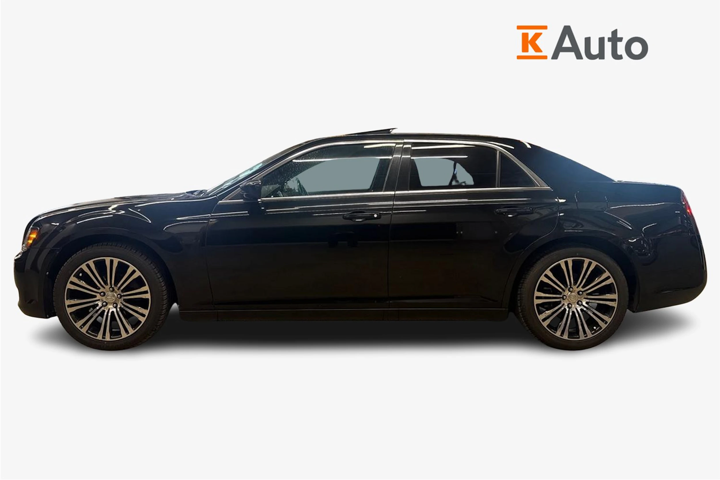 musta Chrysler 300 2012 kuva 5.