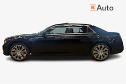 musta Chrysler 300 2012 kuva 5.