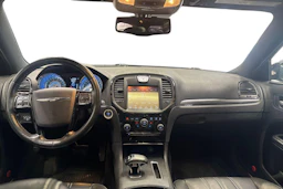 musta Chrysler 300 2012 kuva 7.