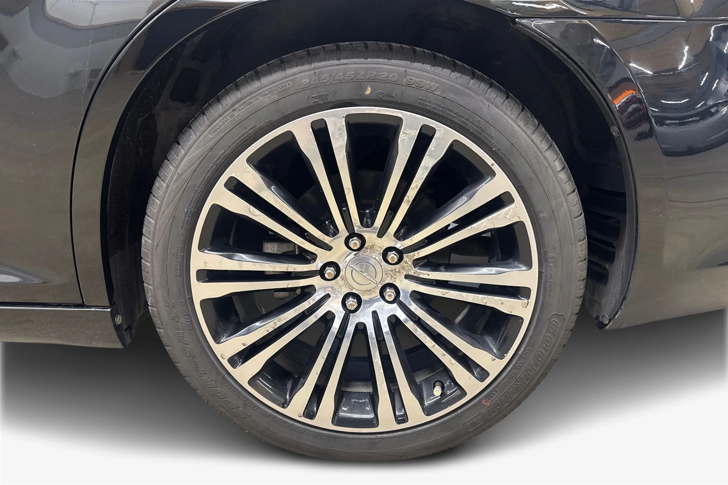 musta Chrysler 300 2012 kuva 9.