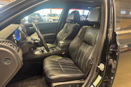 musta Chrysler 300 2012 kuva 11.