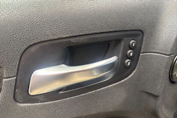 musta Chrysler 300 2012 kuva 13.