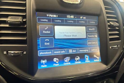 musta Chrysler 300 2012 kuva 22.