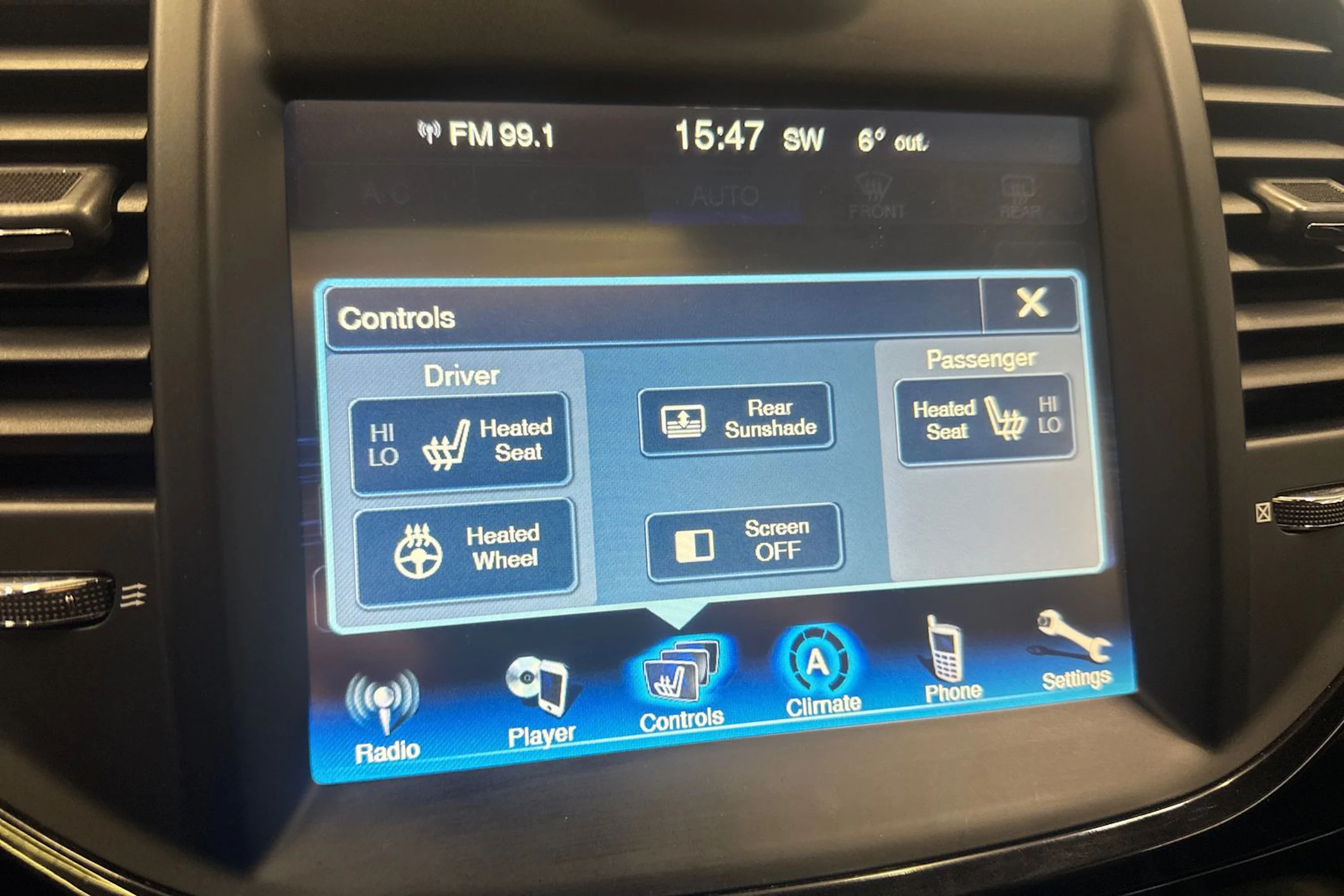 musta Chrysler 300 2012 kuva 23.