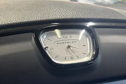 musta Chrysler 300 2012 kuva 24.